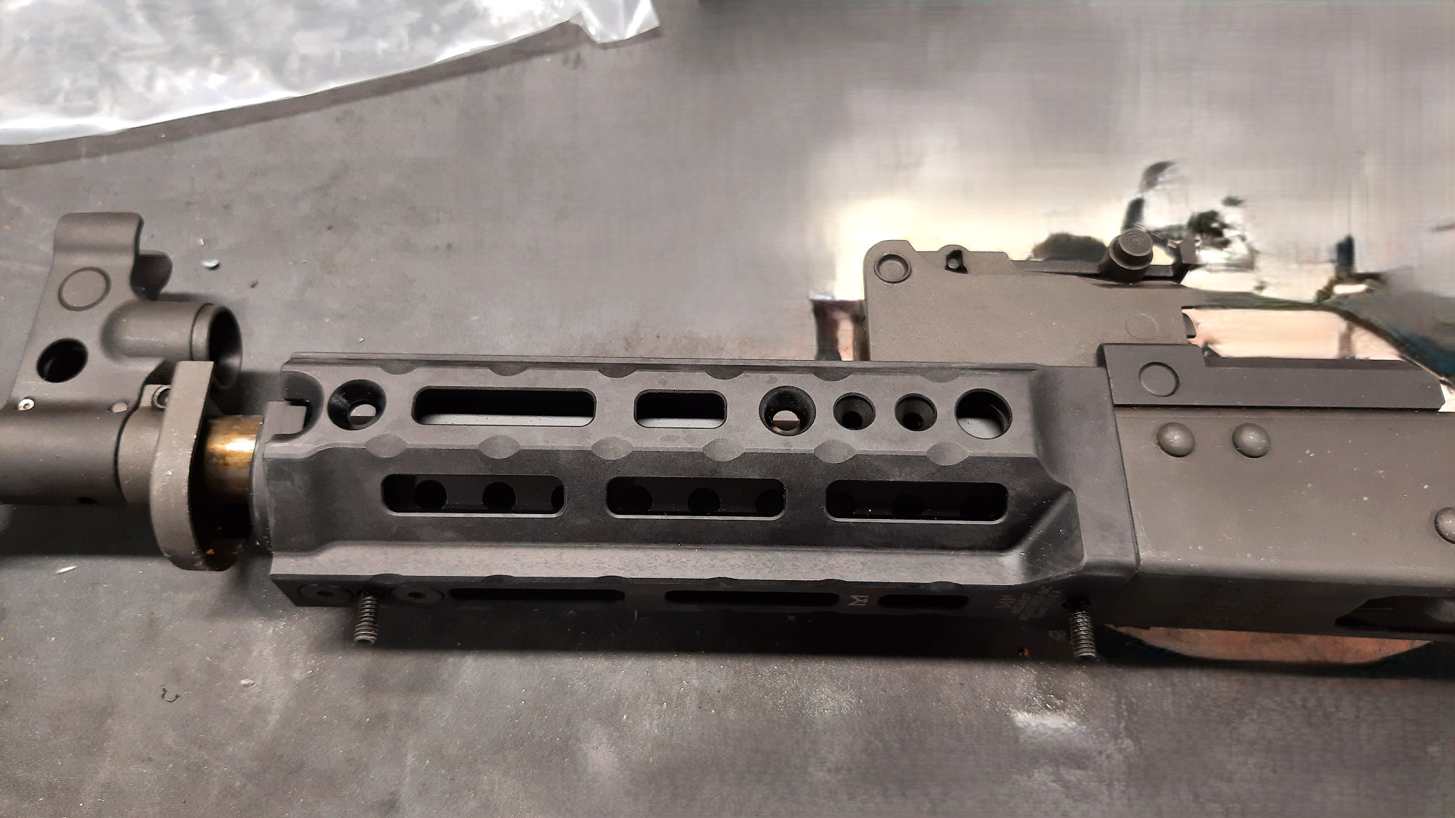 Fitted aluminum fore-end and hinged dust-cover work